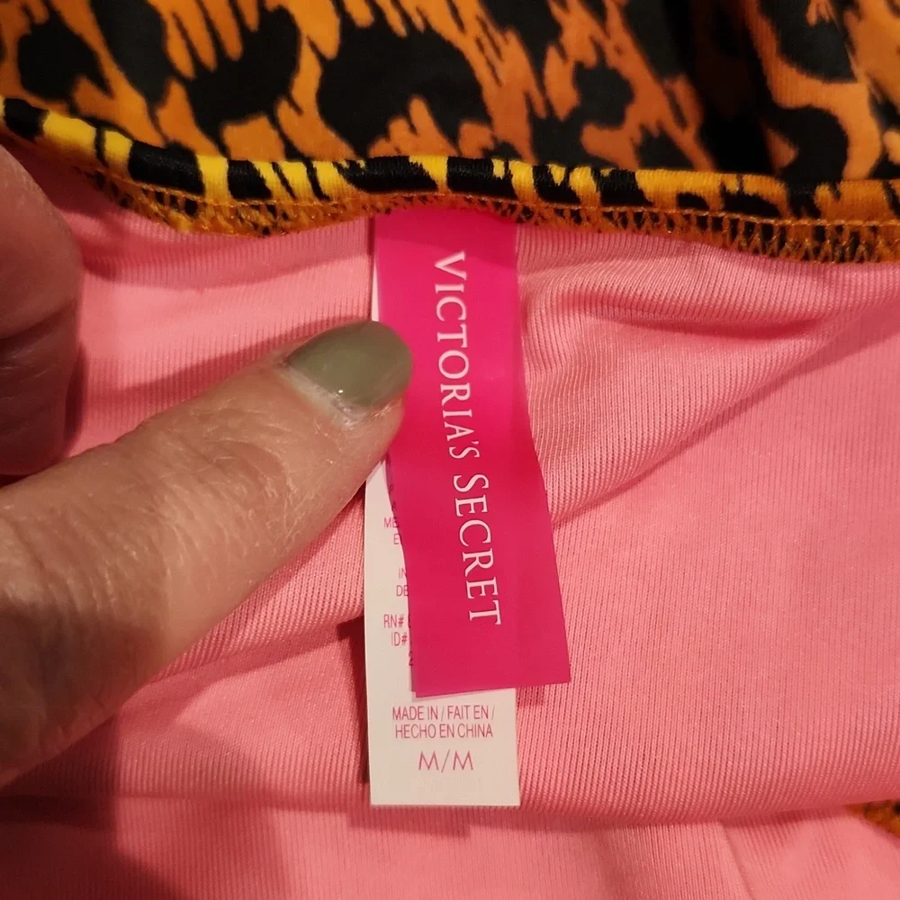 Victoria's Secret Leopard Print Bikini Bottoms- M - Picture 3 of 4
